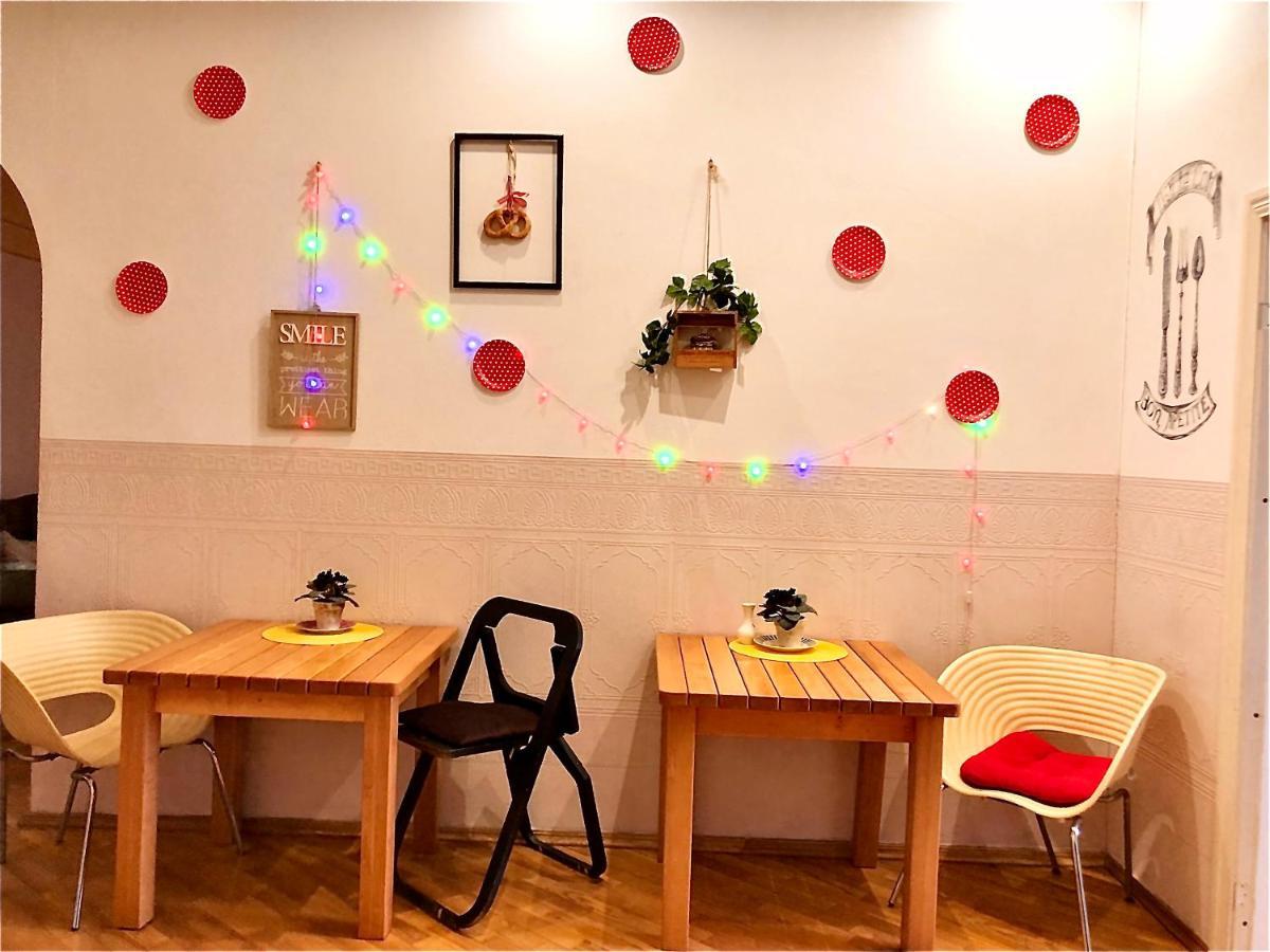 Pandeson Hostel Днепър Екстериор снимка