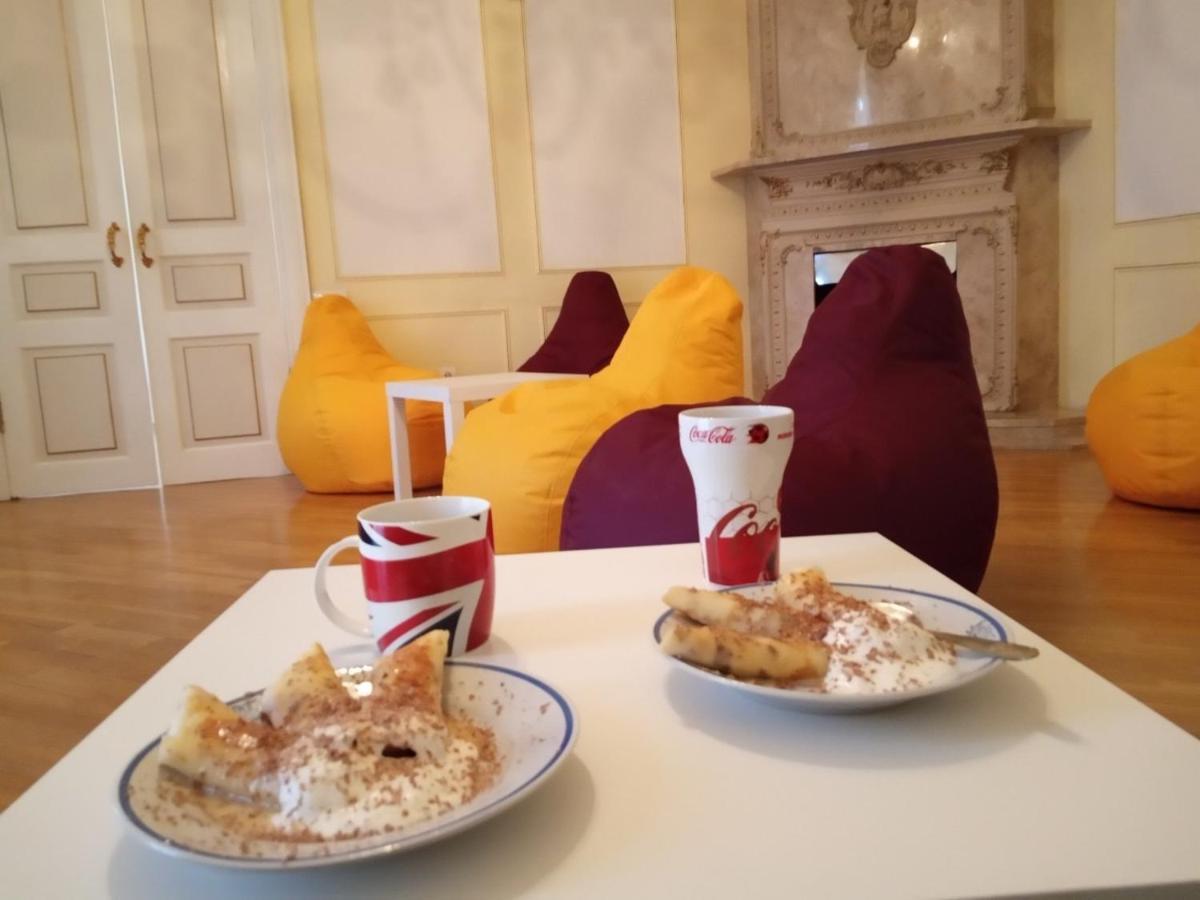 Pandeson Hostel Днепър Екстериор снимка
