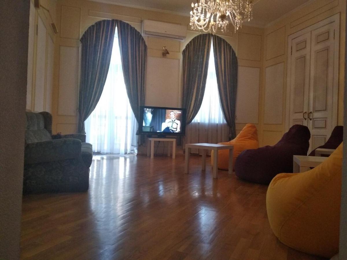 Pandeson Hostel Днепър Екстериор снимка