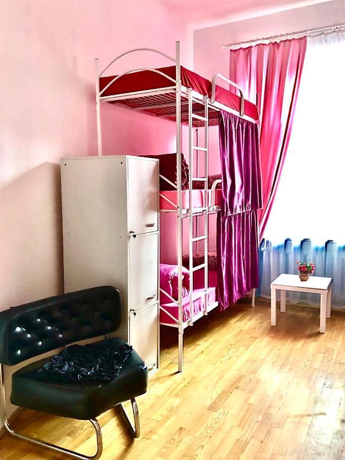 Pandeson Hostel Днепър Екстериор снимка
