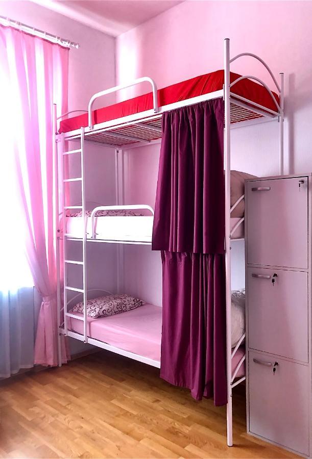 Pandeson Hostel Днепър Екстериор снимка