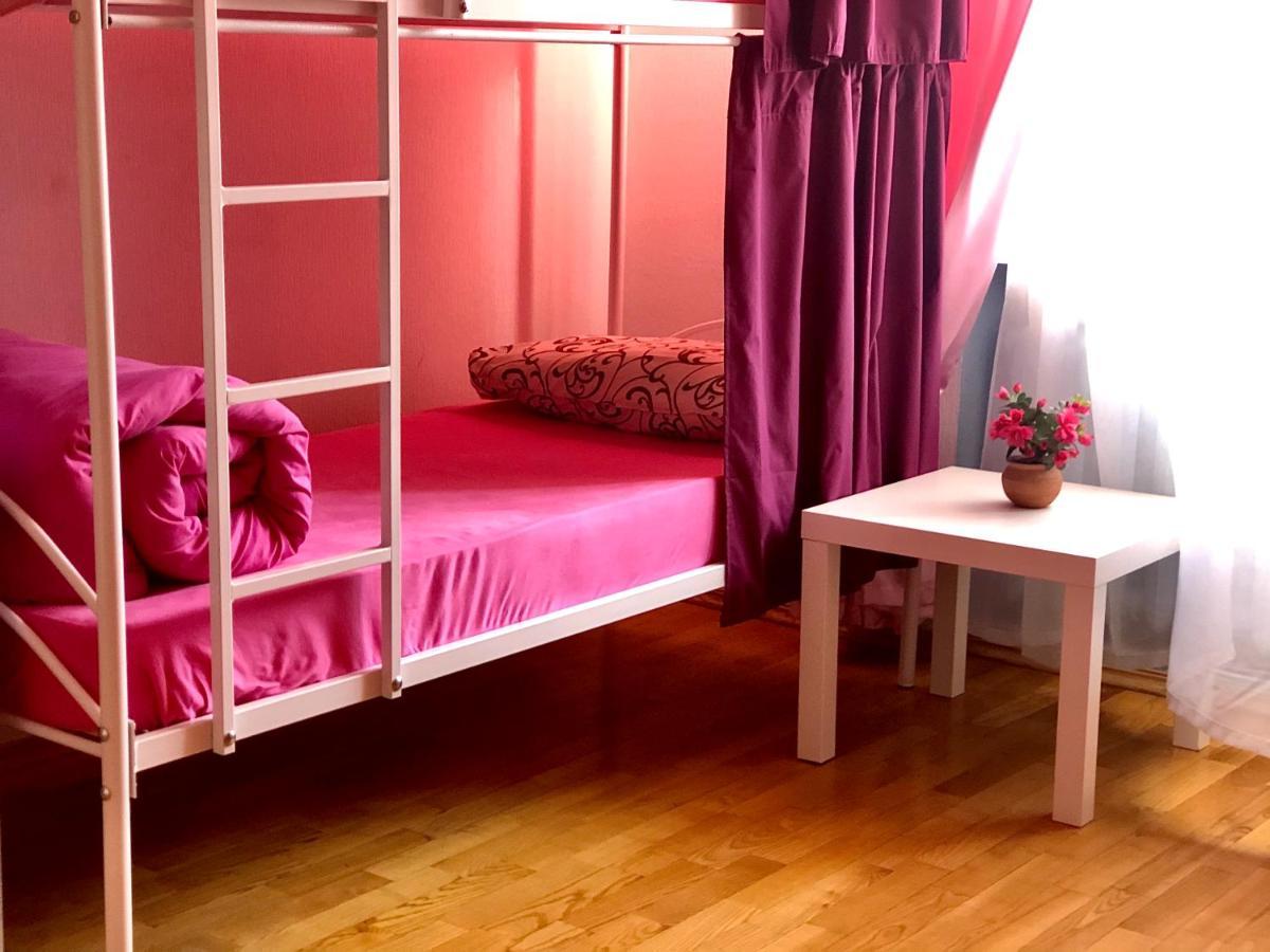 Pandeson Hostel Днепър Екстериор снимка
